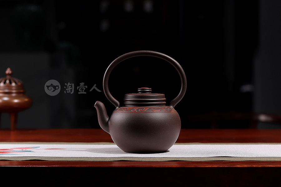 徐曲制《清风卷云提梁壶》
