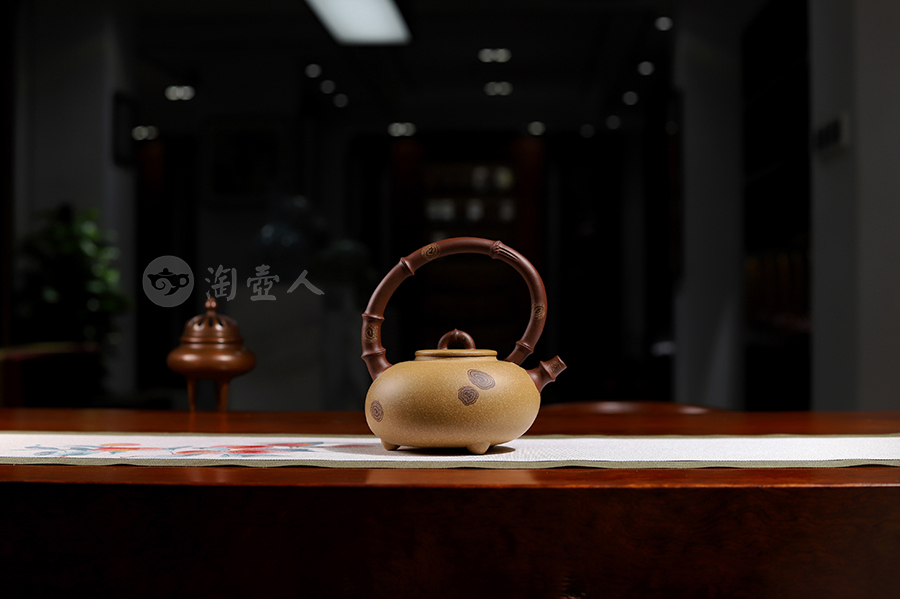 堵江华制《清节凌风壶》