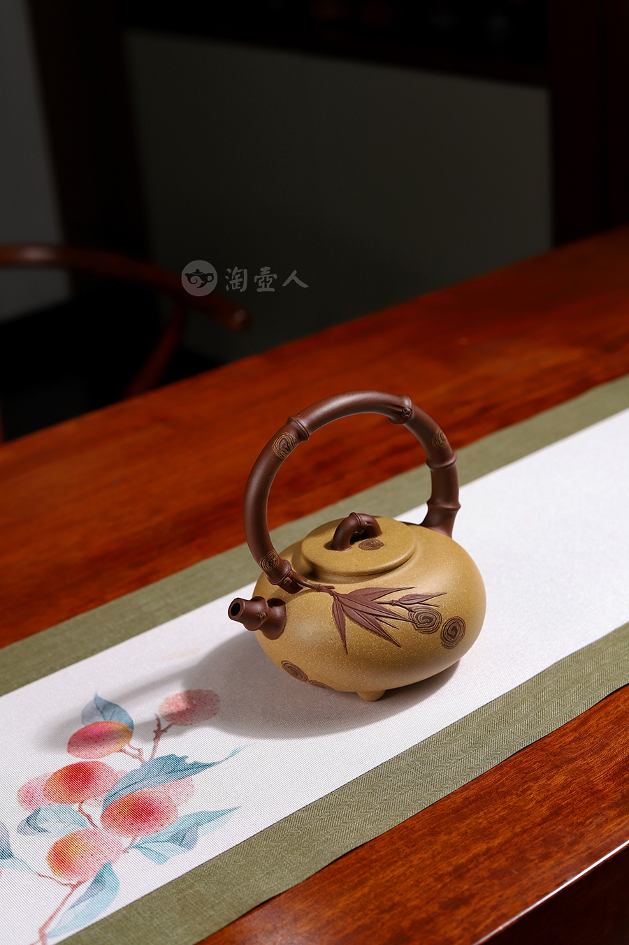 堵江华制《清节凌风壶》