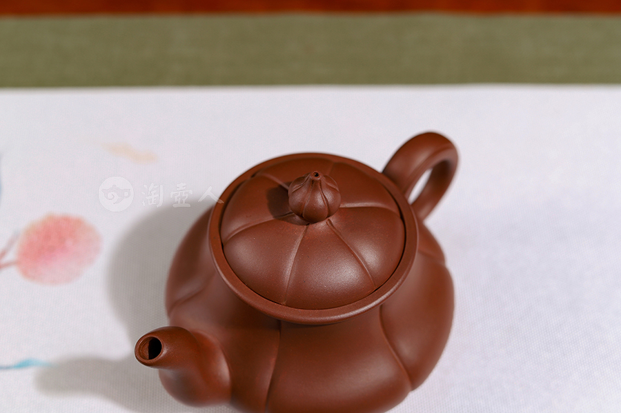 范洪泉制铭泉壶