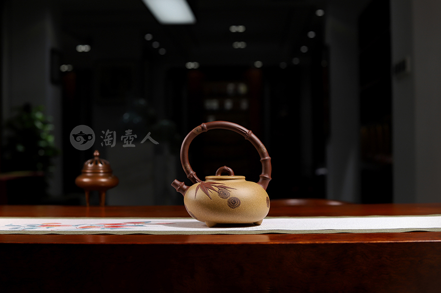 堵江华制《清节凌风壶》