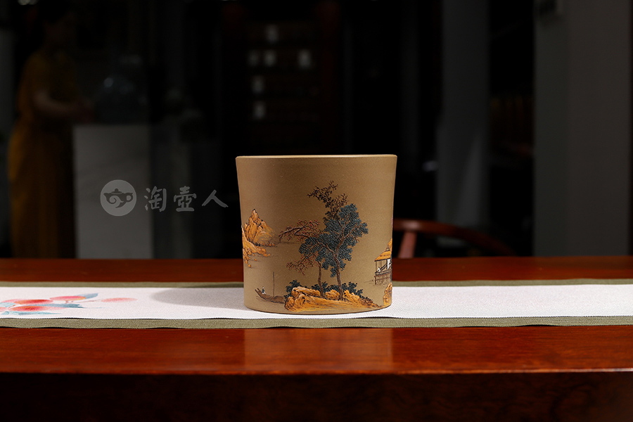 陈志云全手工制《笔筒(李丹阳泥绘)》