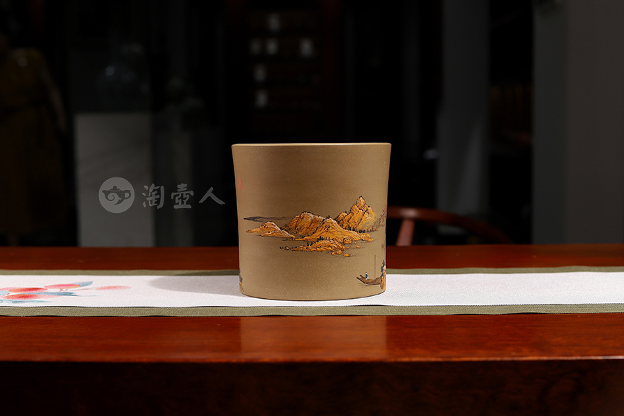 陈志云全手工制《笔筒(李丹阳泥绘)》