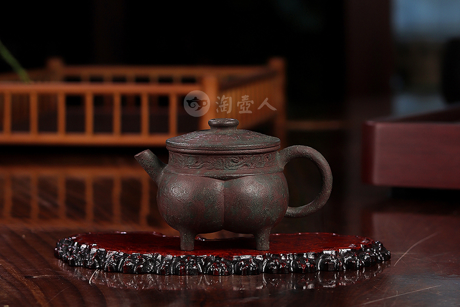 衍古造器制夔龙鬲鼎壶