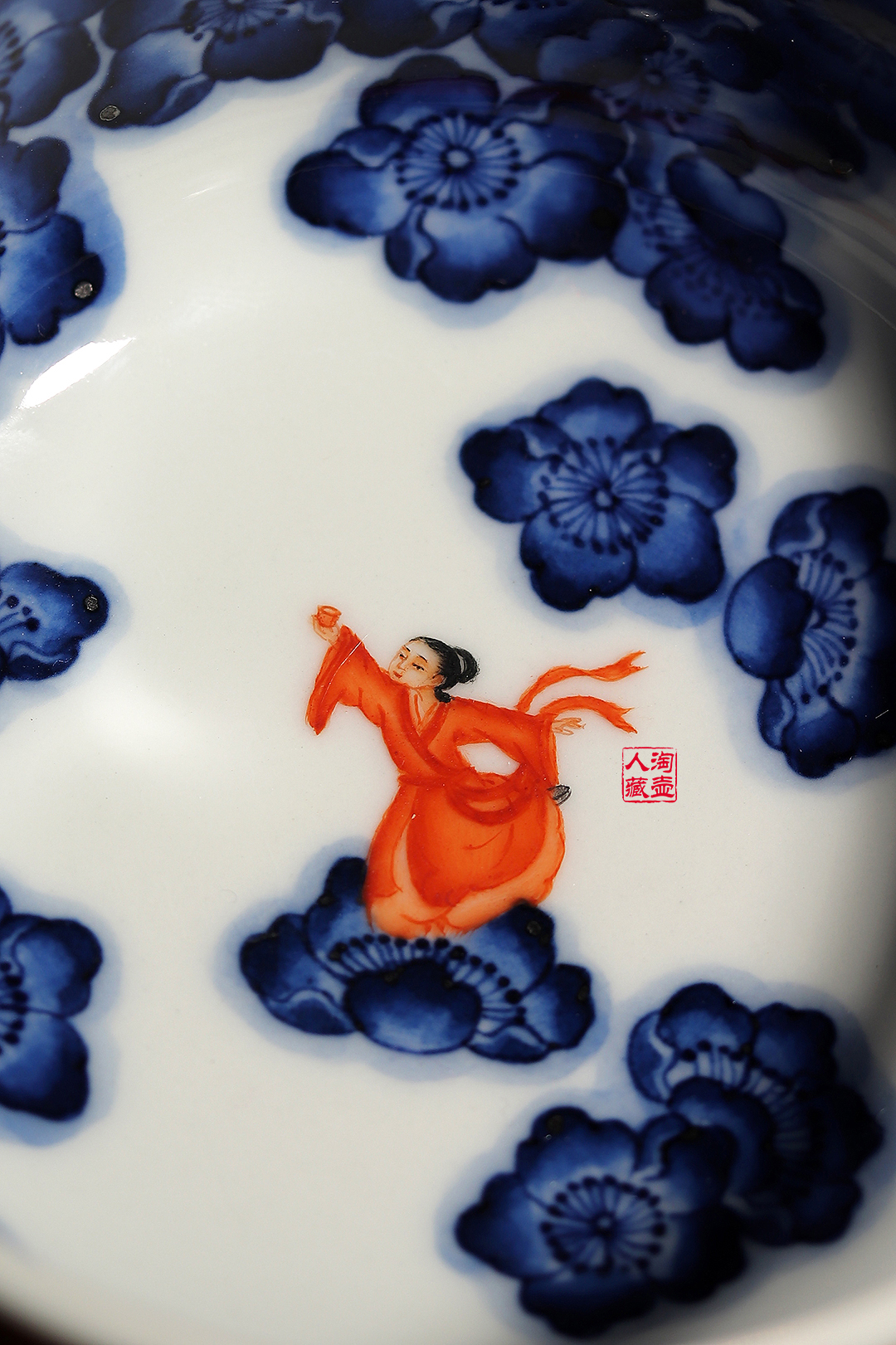 梁峻景德窑瓷器花中仙子品茗杯赏析