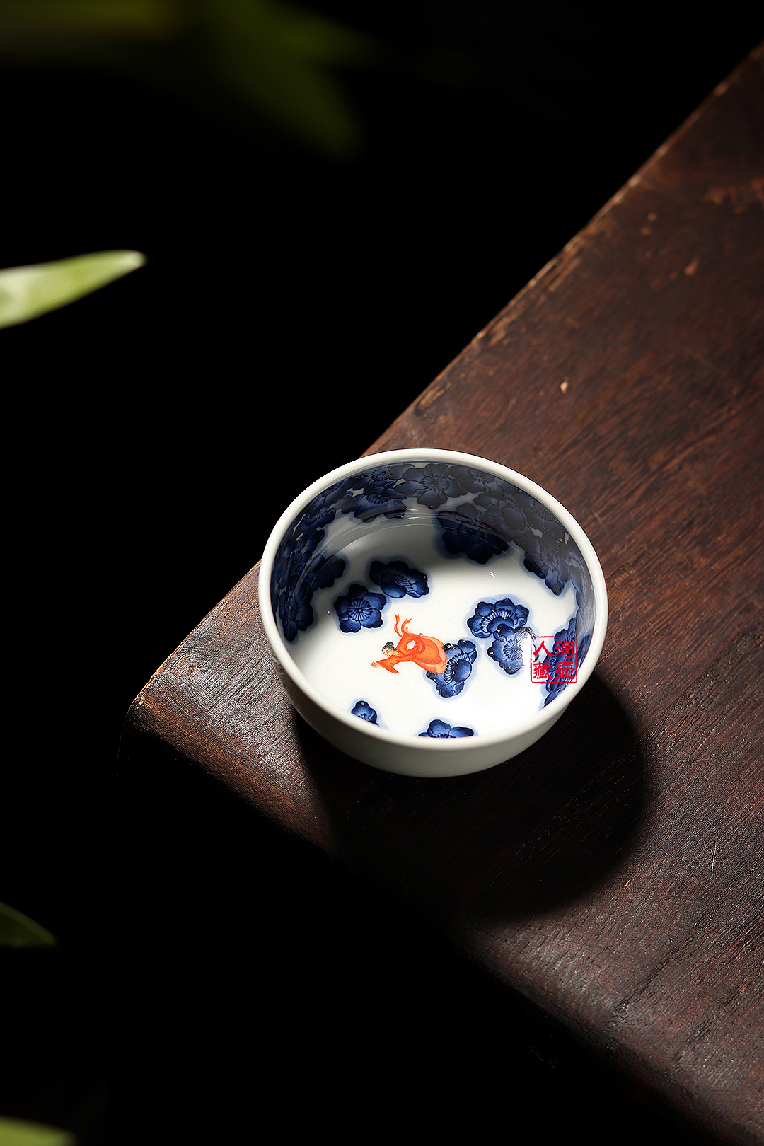 梁峻景德窑瓷器花中仙子品茗杯赏析