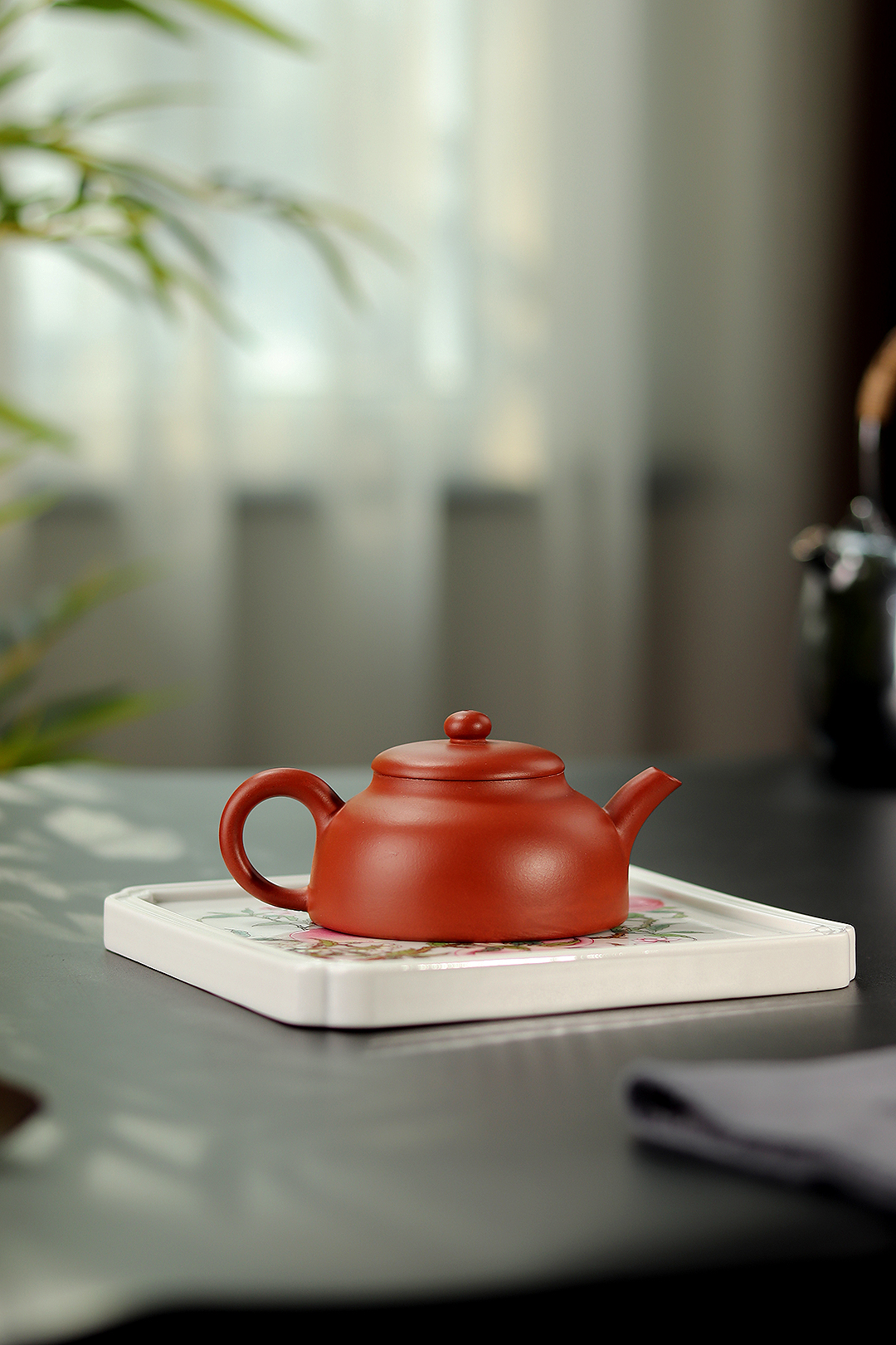 钱美云伴月紫砂壶鉴赏