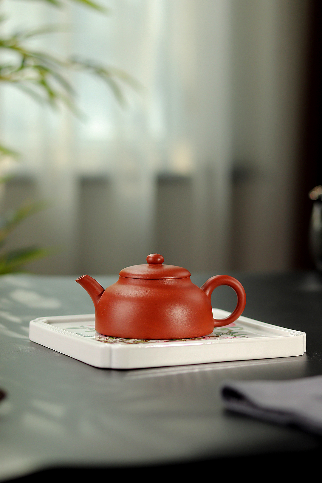 钱美云伴月紫砂壶鉴赏