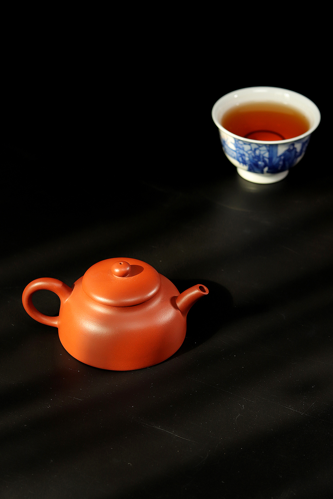 钱美云伴月紫砂壶鉴赏