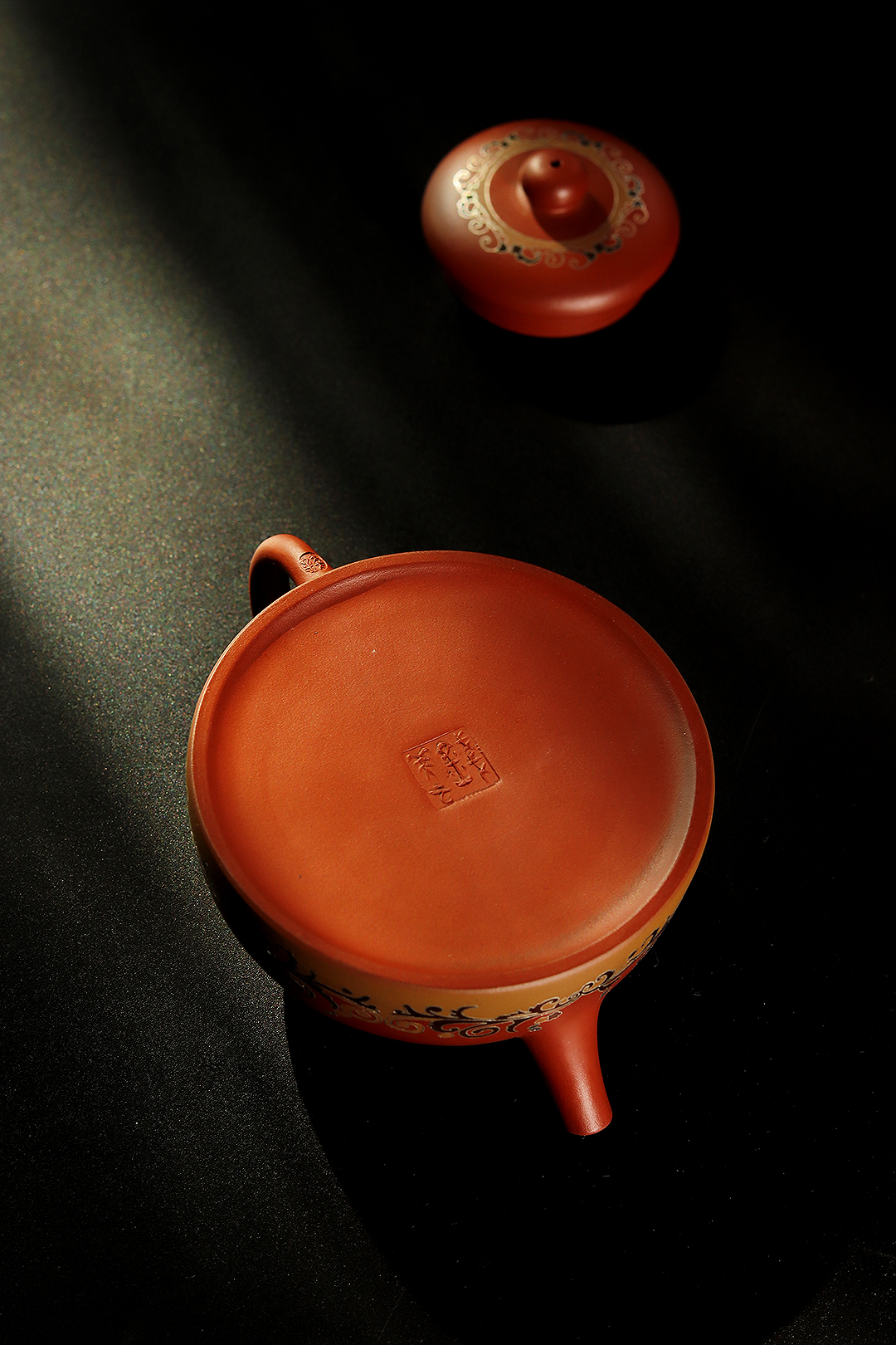 钱美云 嵌银丝伴月紫砂壶赏析