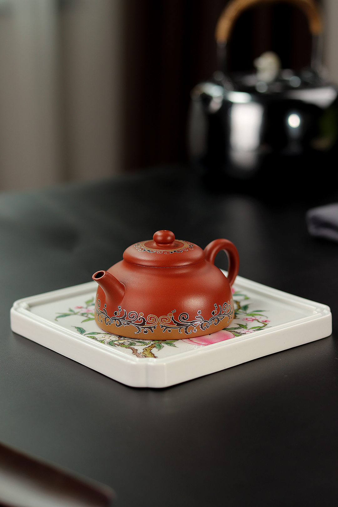 钱美云 嵌银丝伴月紫砂壶赏析